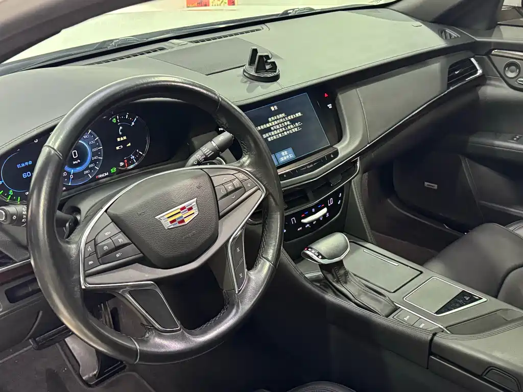 Cadillac CT6 Plug-in — фото 8