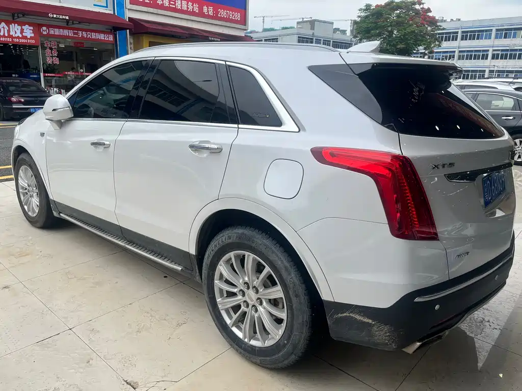 Cadillac XT5 — фото 7