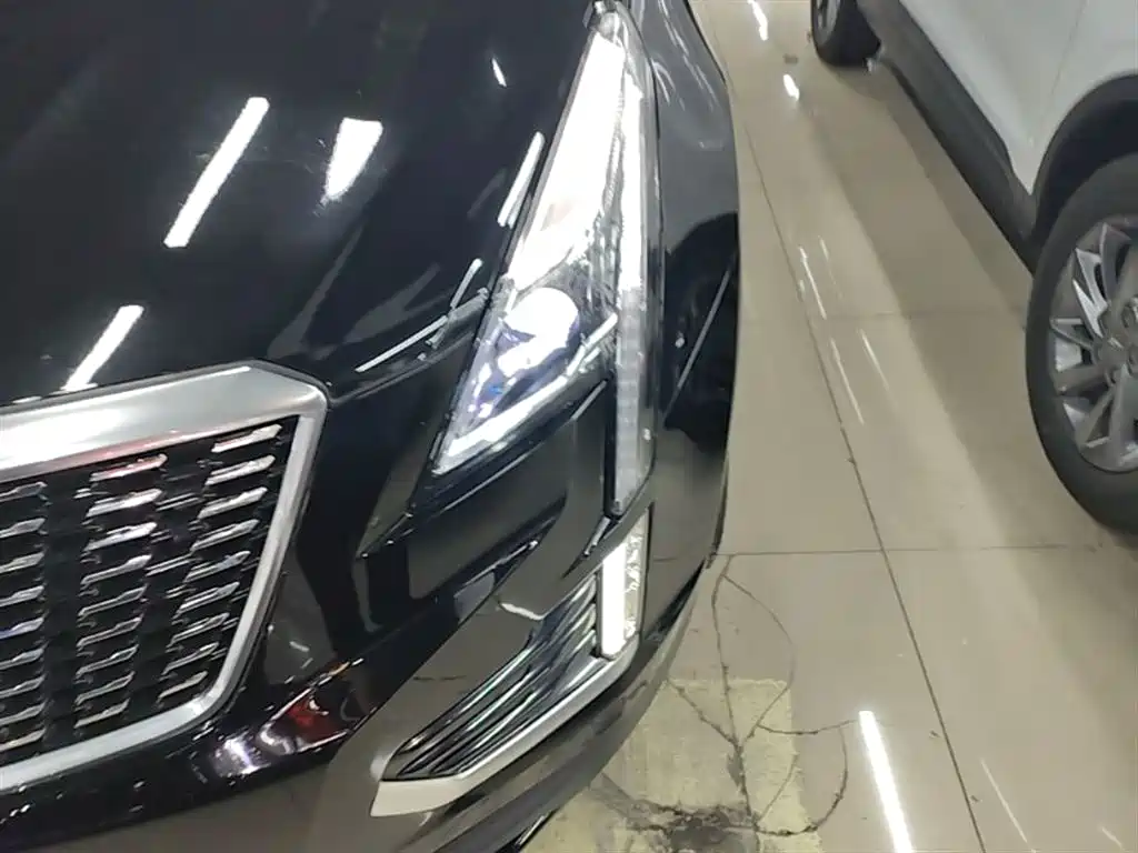 Cadillac XT5 — фото 24