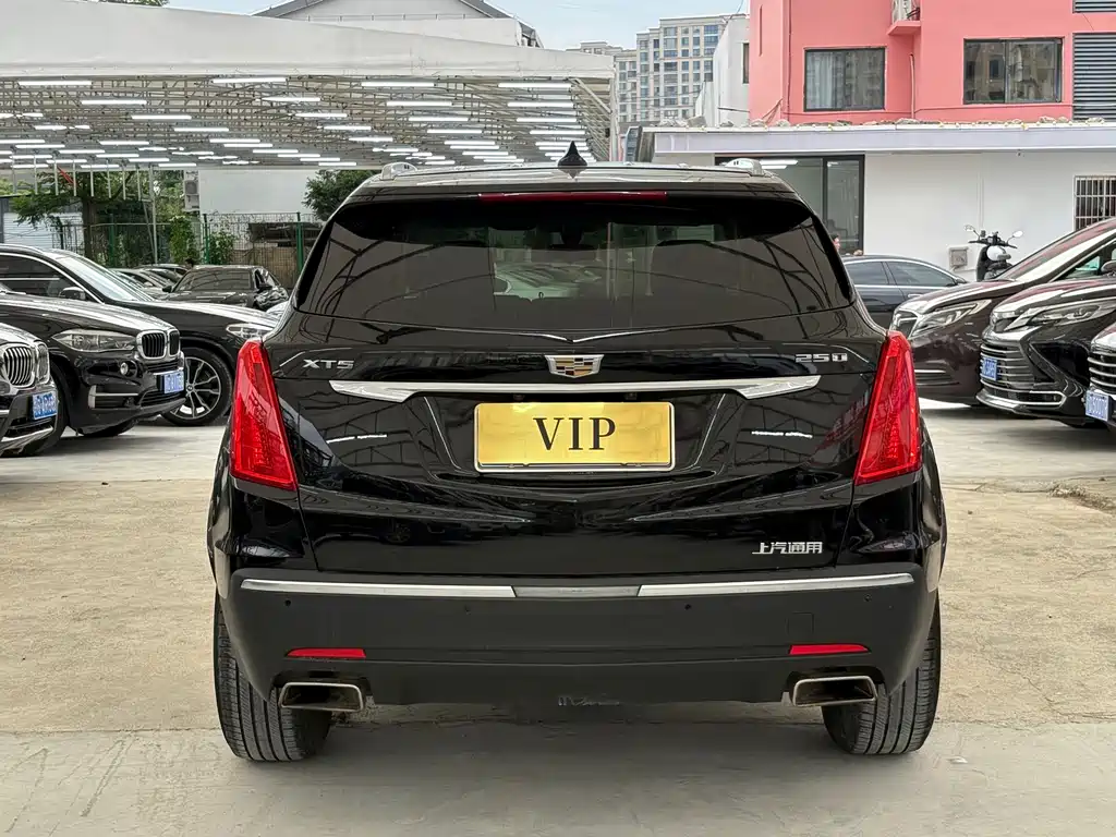 Cadillac XT5 — фото 5