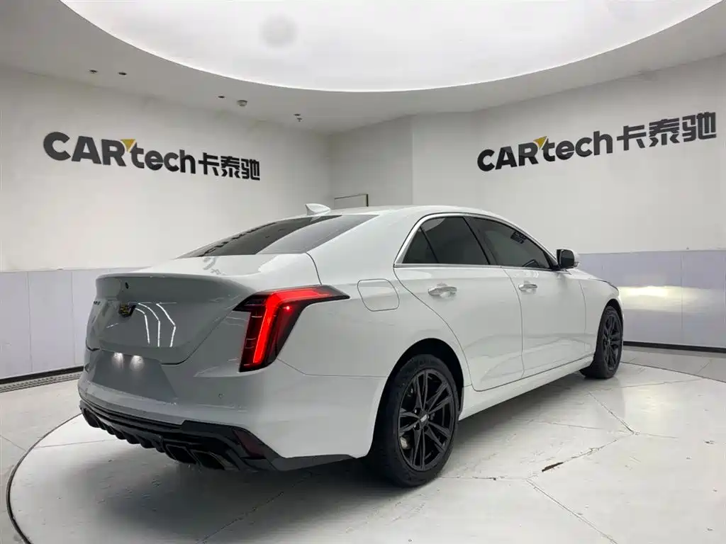 Cadillac CT4 — фото 5