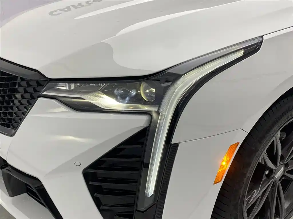Cadillac CT4 — фото 9
