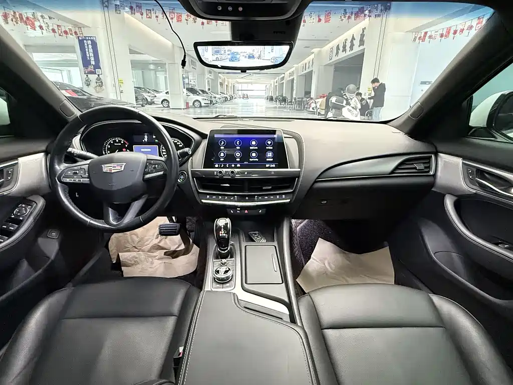 Cadillac CT5 — фото 14