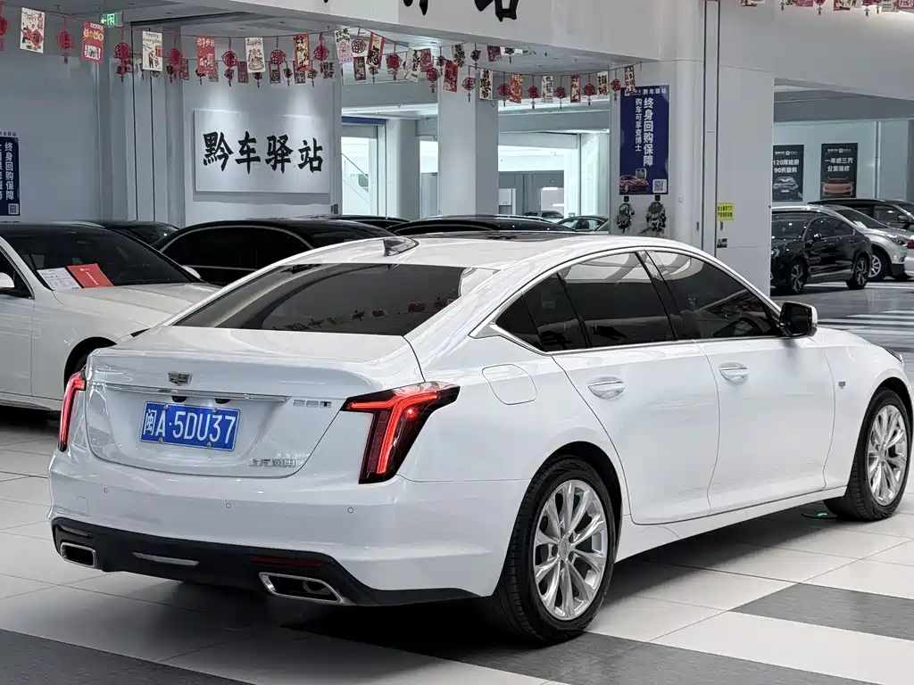 Cadillac CT5 — фото 4