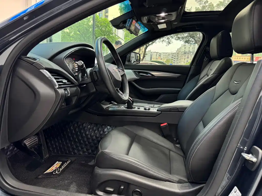 Cadillac CT5 — фото 6