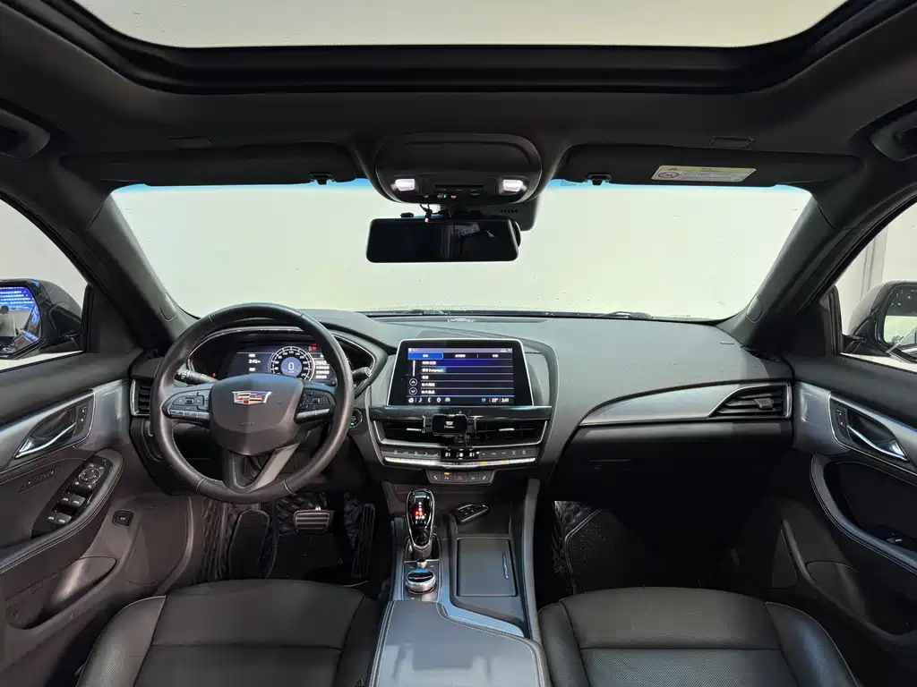 Cadillac CT5 — фото 9