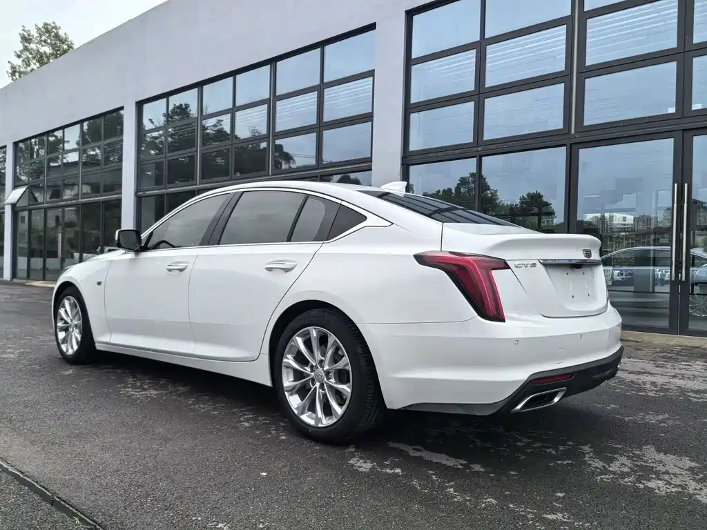 Cadillac CT5 — фото 11
