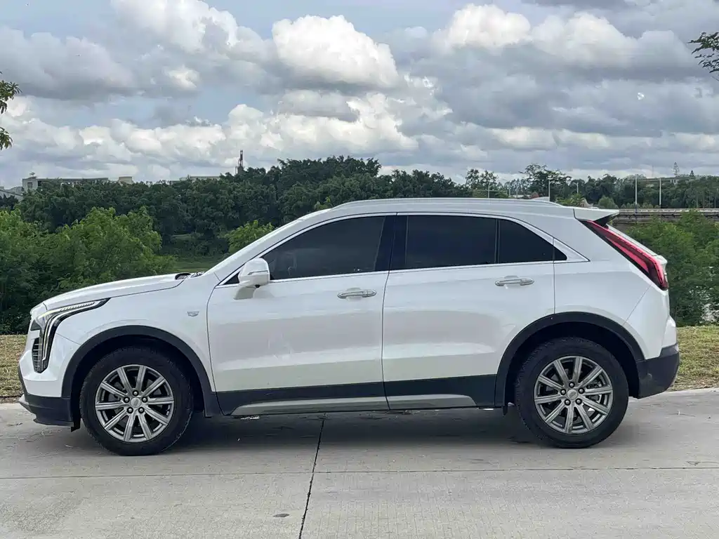 Cadillac XT4 — фото 2