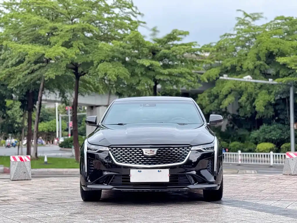 Cadillac CT4 — фото 2