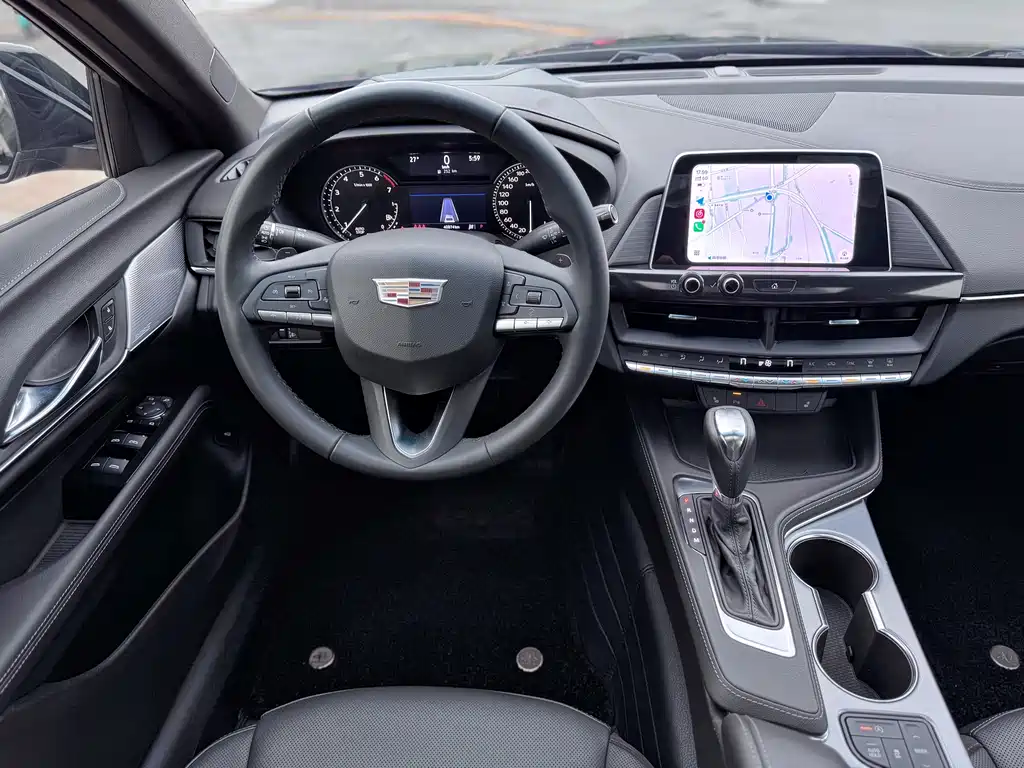 Cadillac CT4 — фото 9