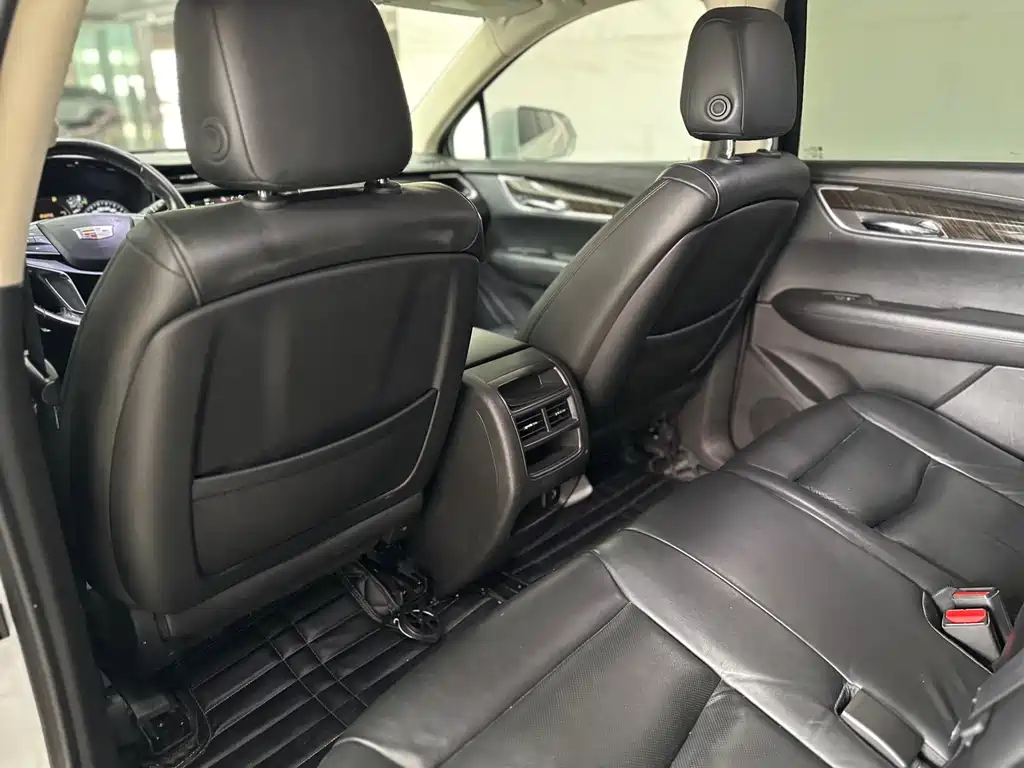 Cadillac XT5 — фото 9