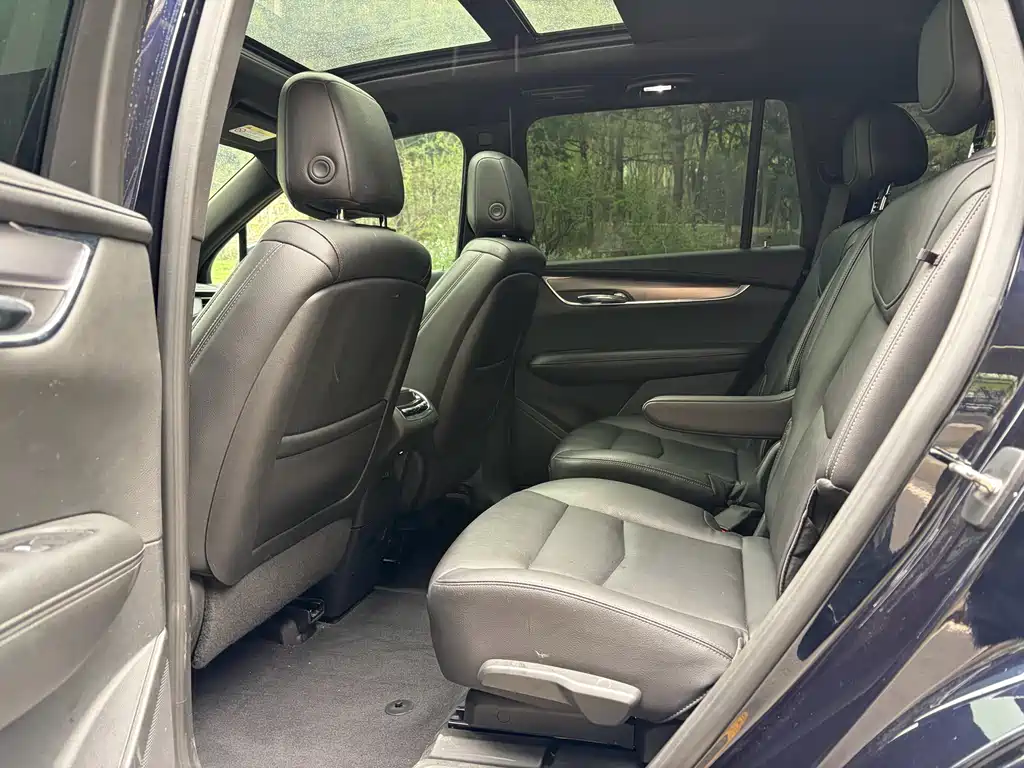 Cadillac XT6 — фото 8