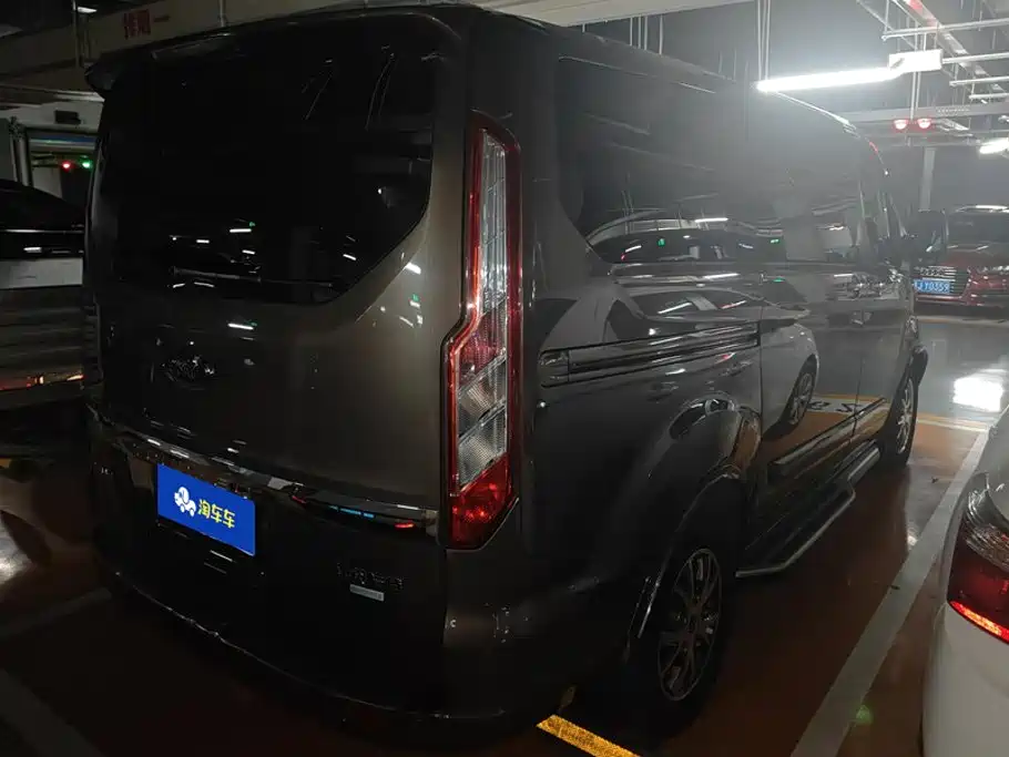 Ford Tourneo — фото 3