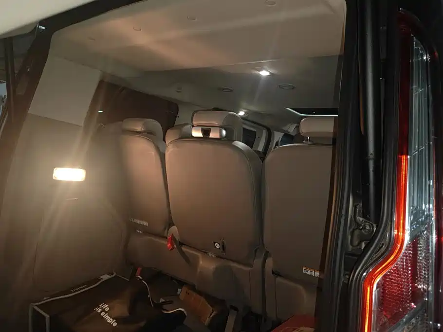 Ford Tourneo — фото 4