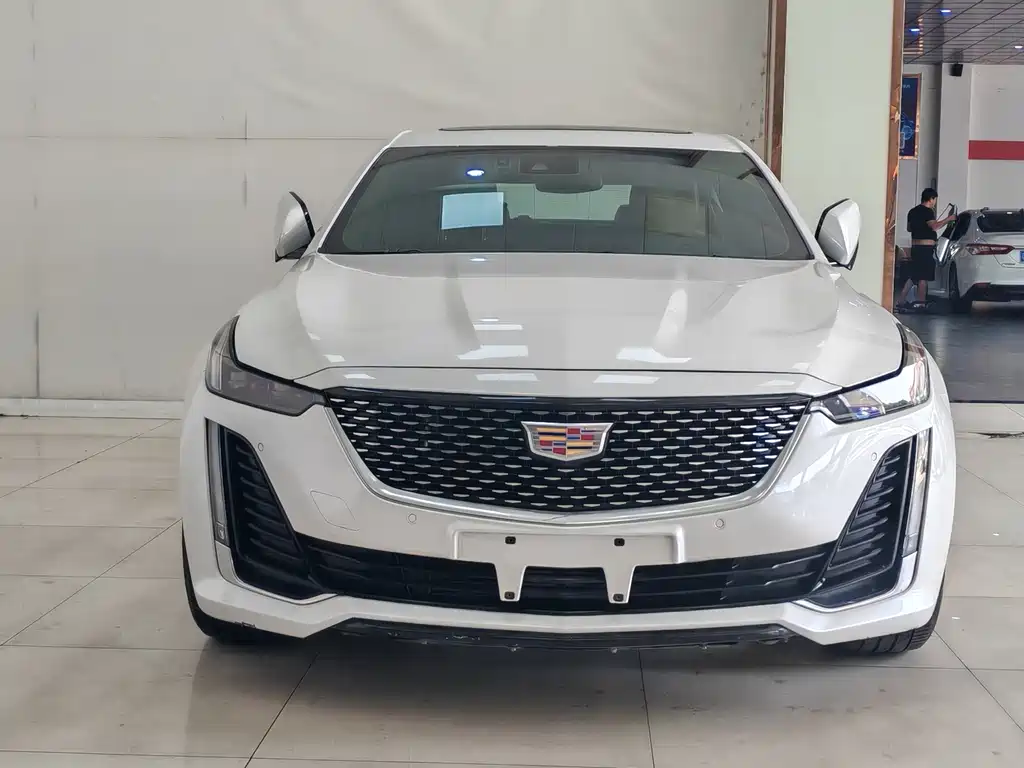 Cadillac CT5 — фото 2