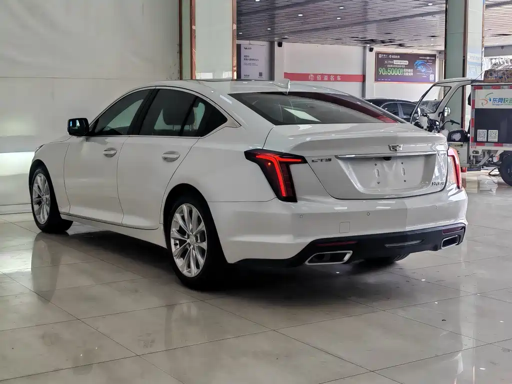 Cadillac CT5 — фото 14