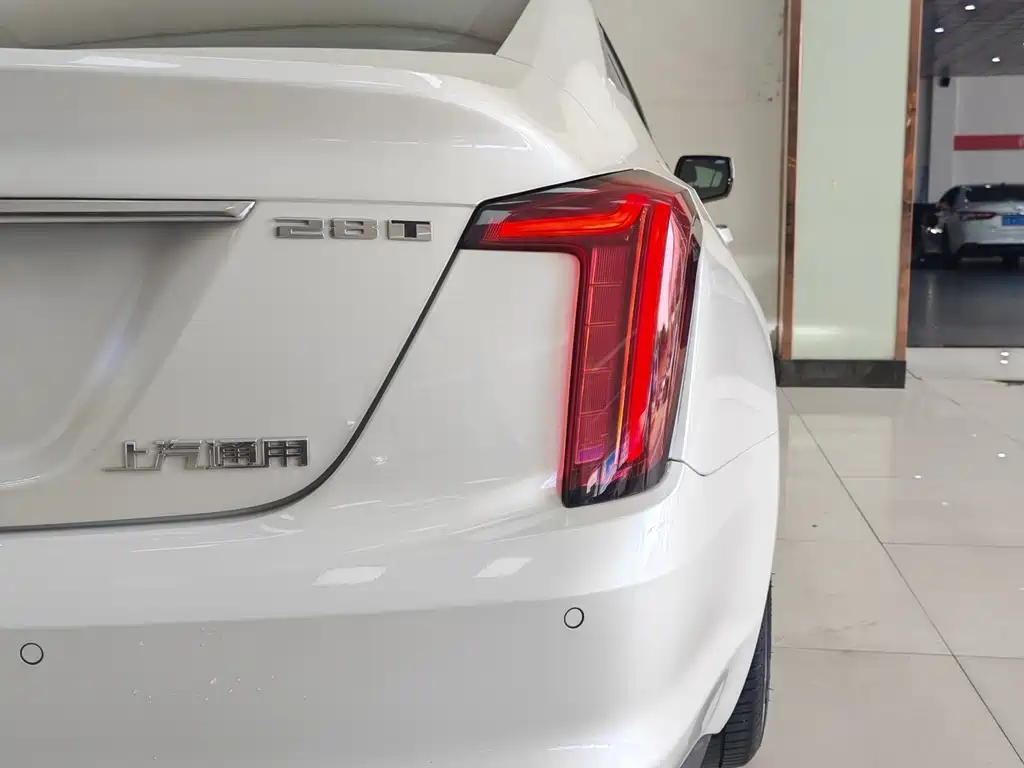 Cadillac CT5 — фото 15