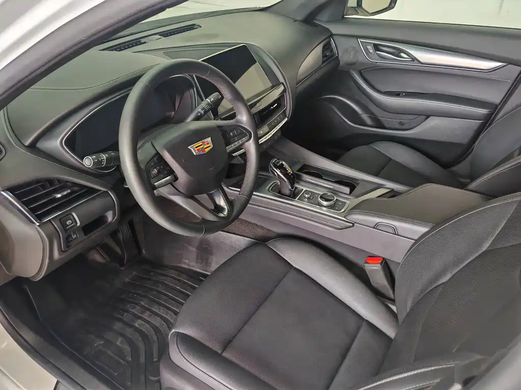 Cadillac CT5 — фото 6