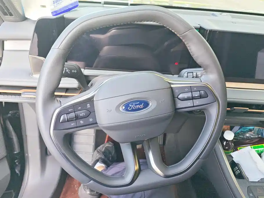 Ford Edge — фото 15