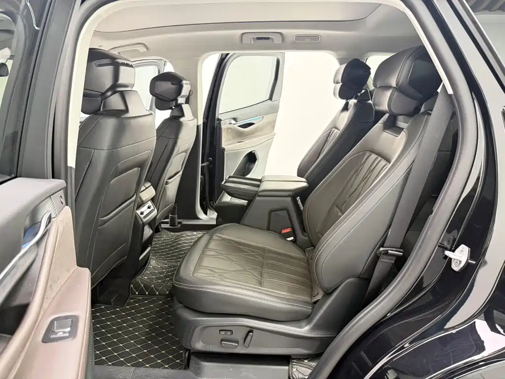 Ford Edge — фото 15