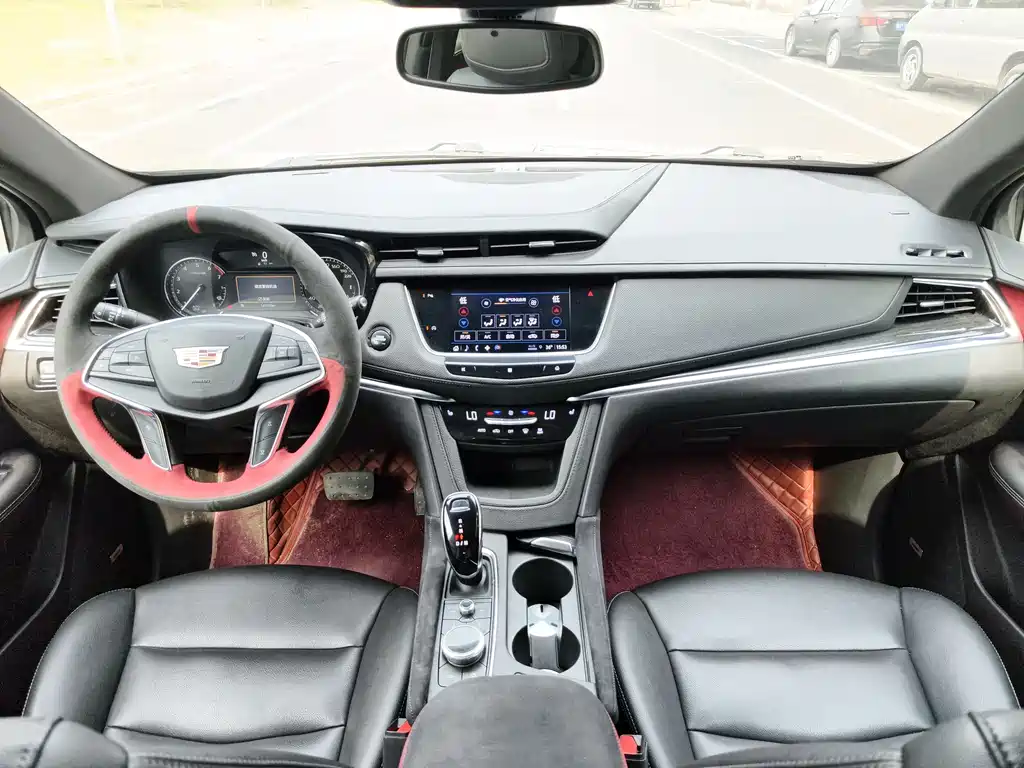 Cadillac XT5 — фото 11