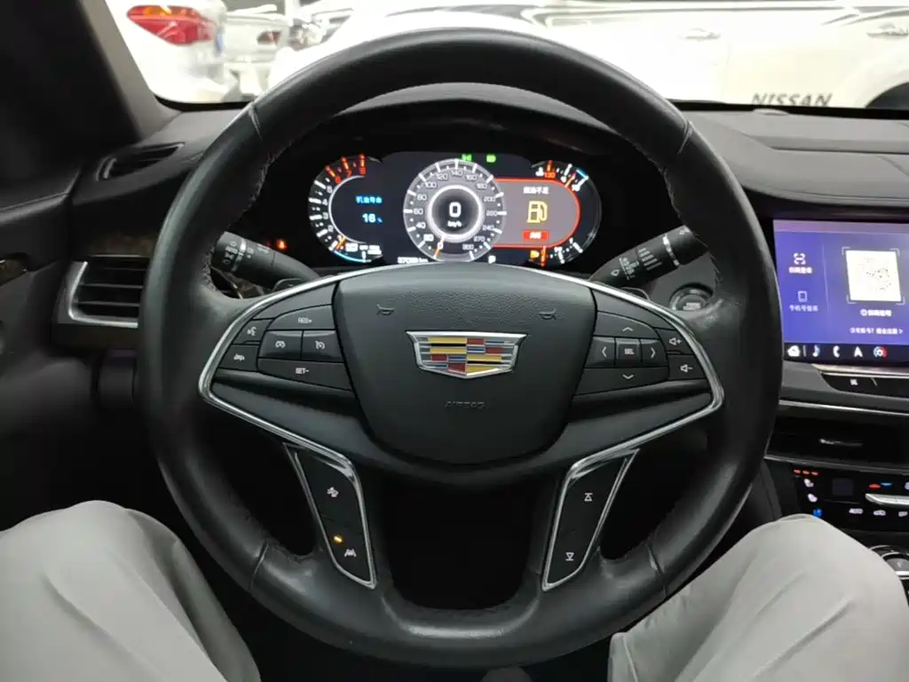 Cadillac CT6 — фото 11