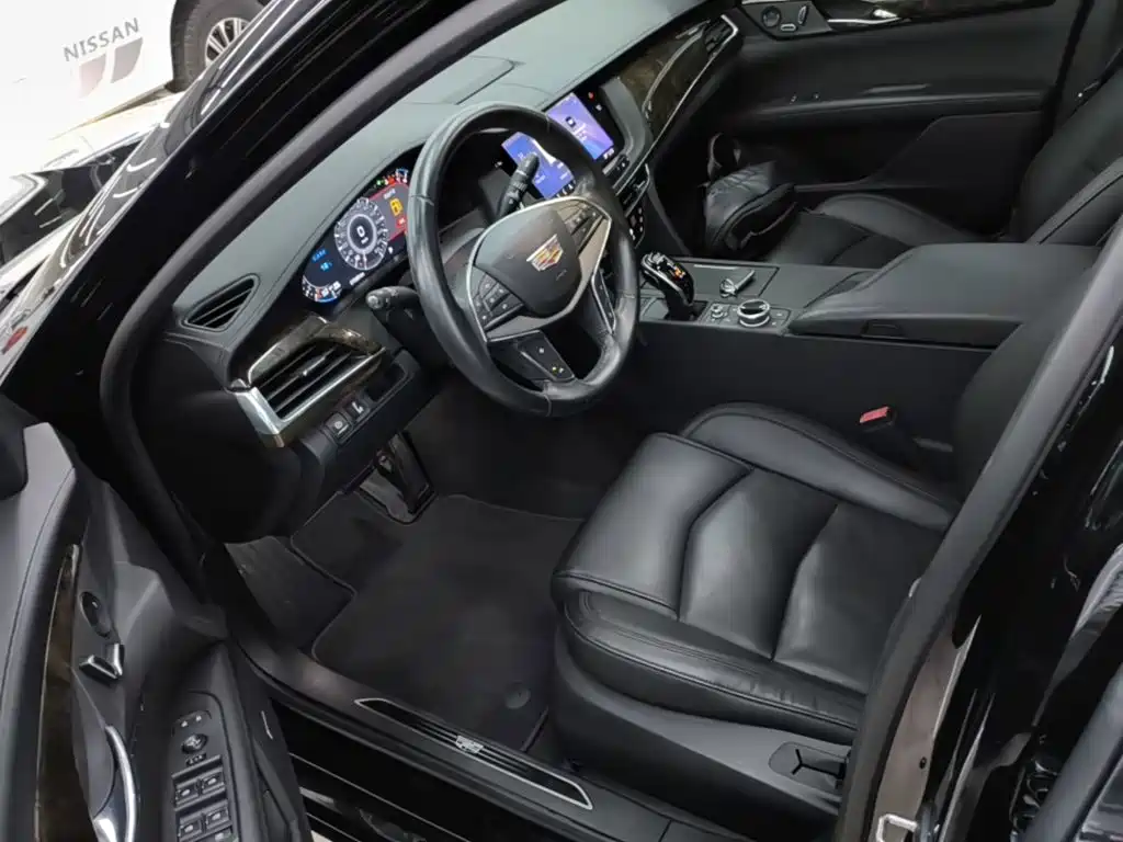 Cadillac CT6 — фото 15