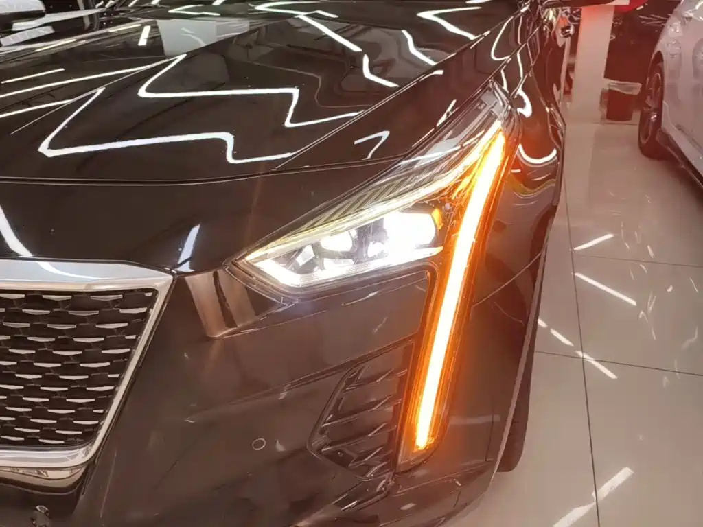 Cadillac CT6 — фото 24