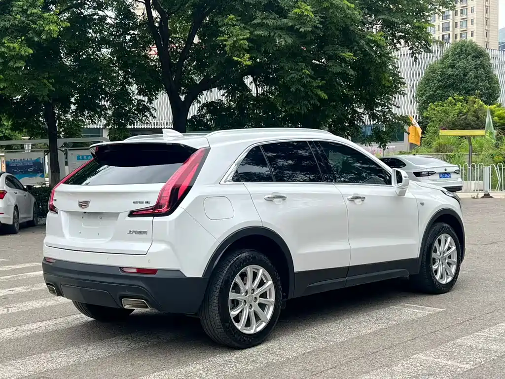 Cadillac XT4 — фото 9