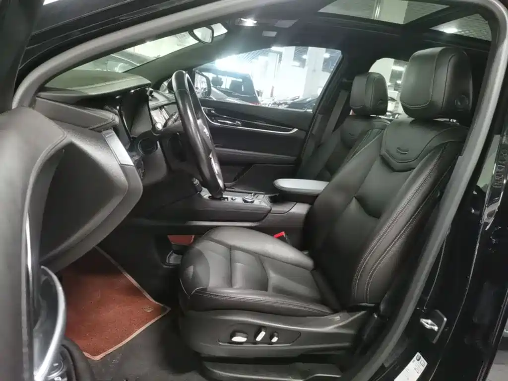 Cadillac XT5 — фото 15
