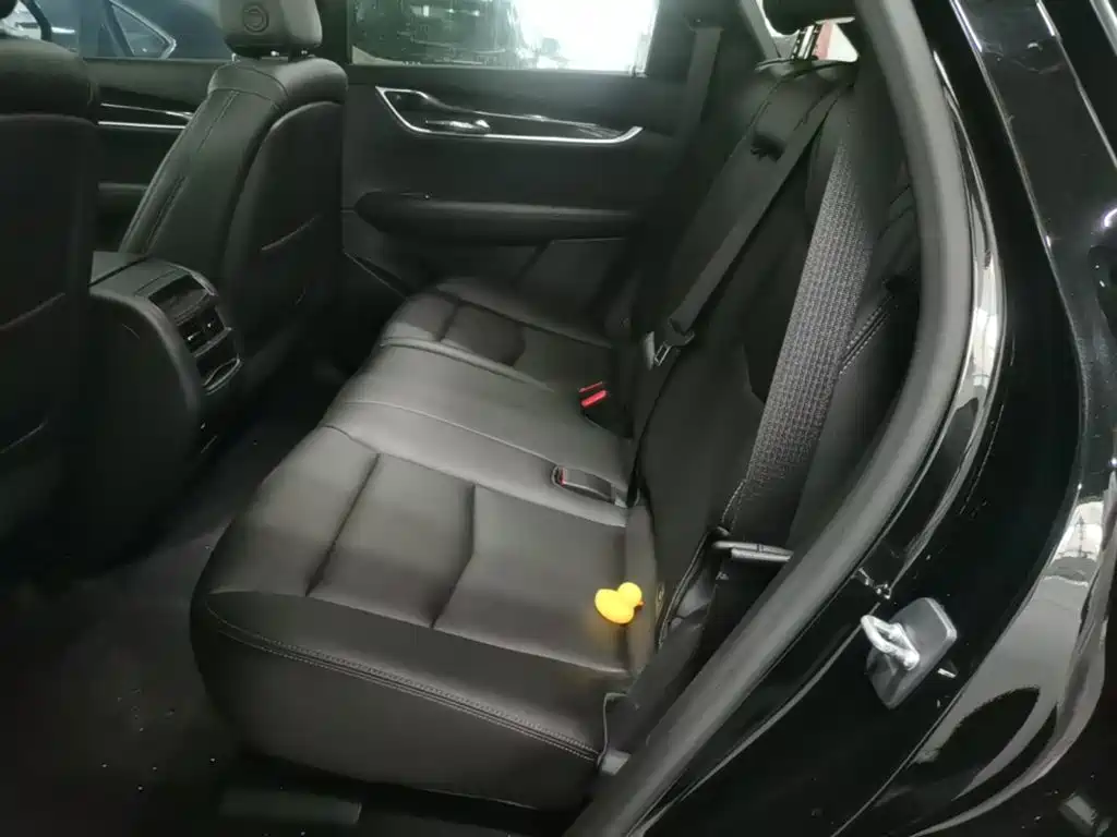 Cadillac XT5 — фото 17