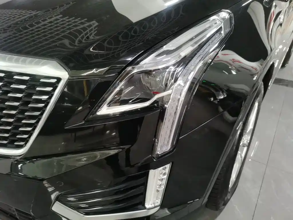 Cadillac XT5 — фото 24