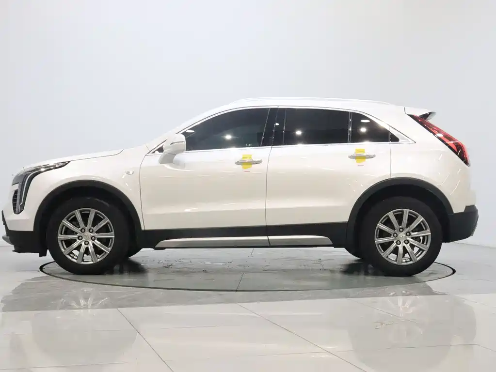 Cadillac XT4 — фото 3