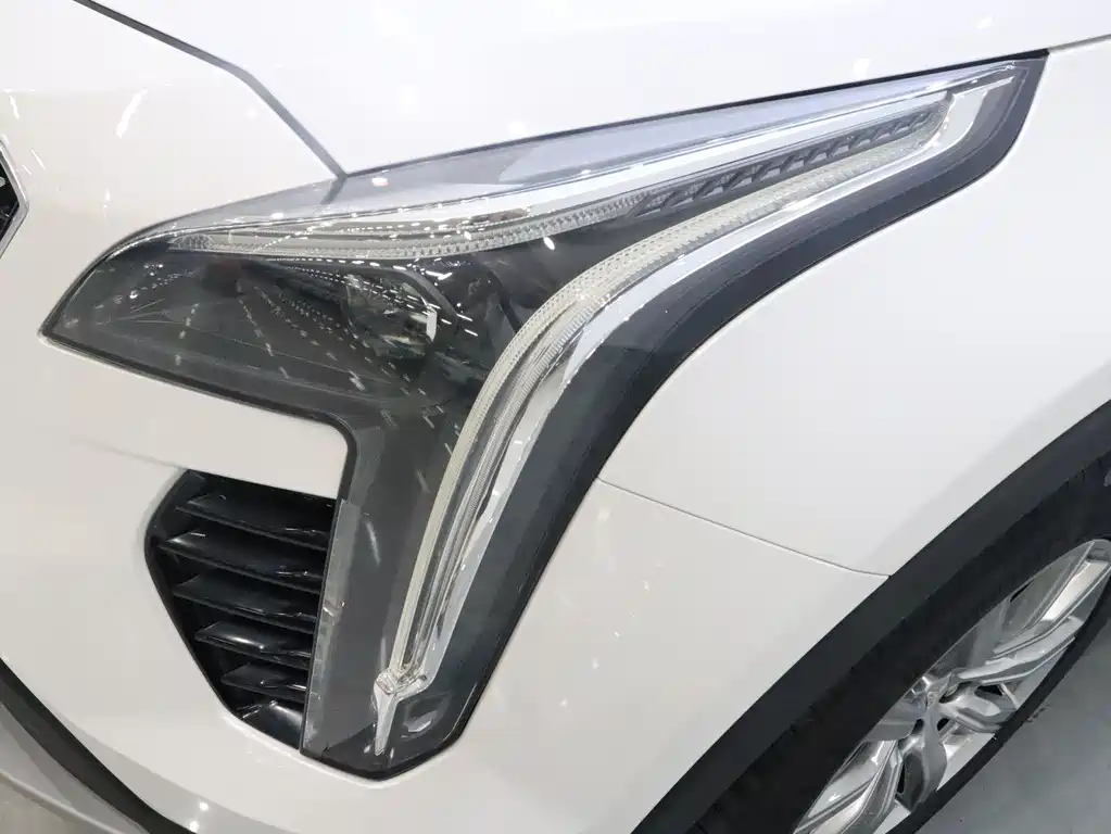 Cadillac XT4 — фото 6