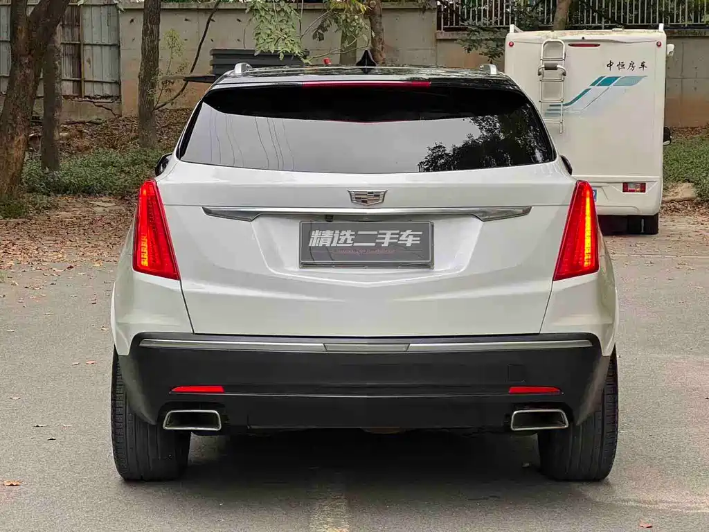 Cadillac XT5 — фото 19