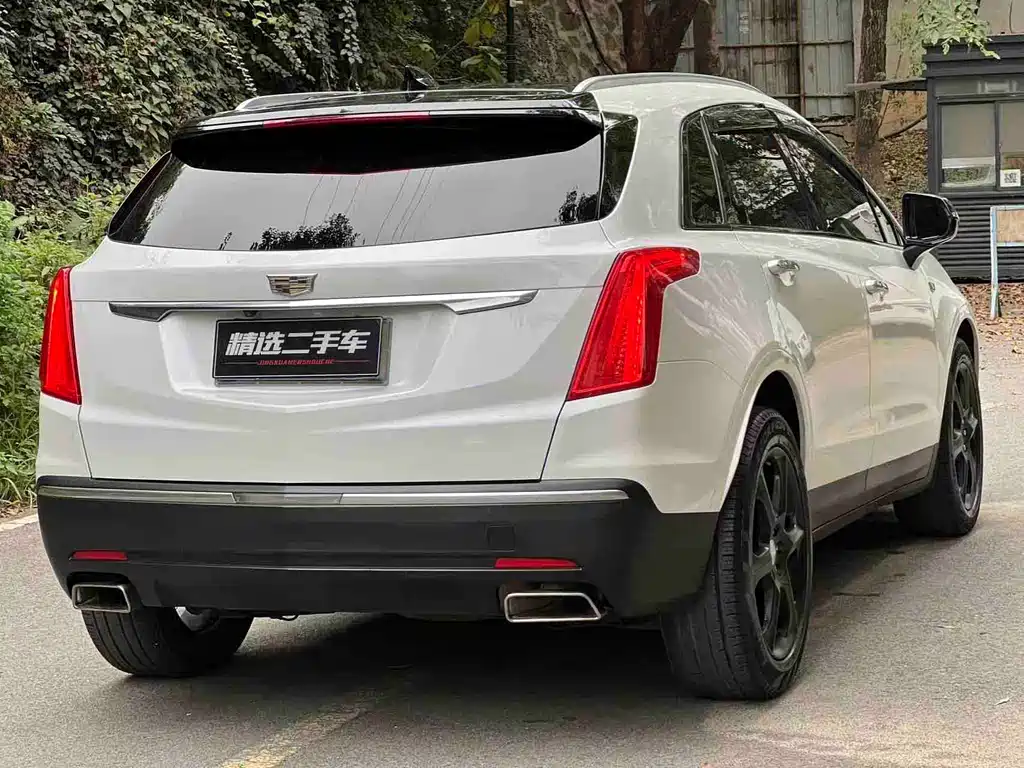 Cadillac XT5 — фото 20