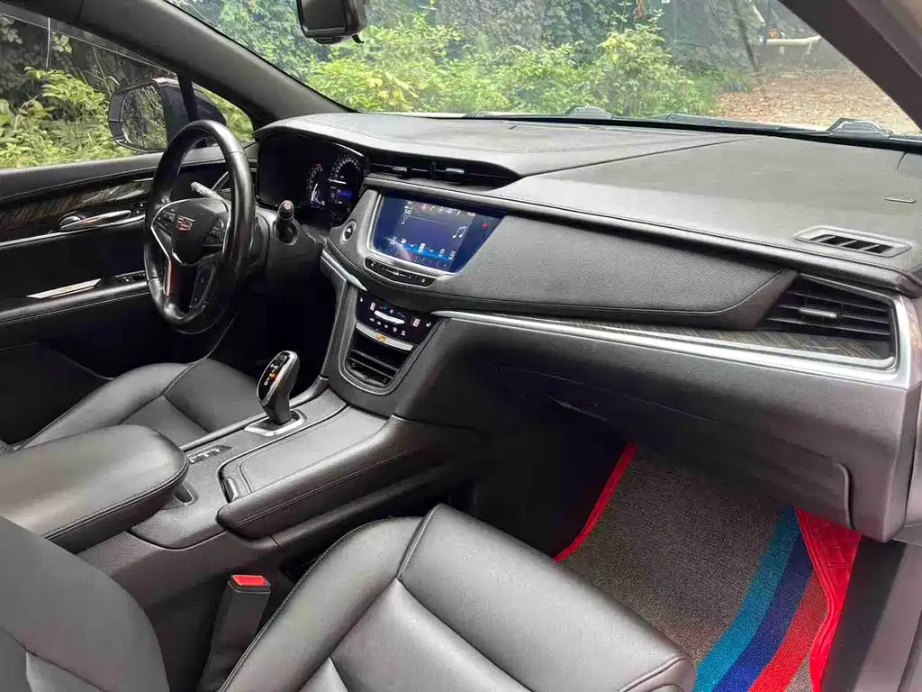 Cadillac XT5 — фото 9