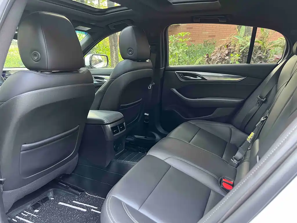 Cadillac CT5 — фото 7