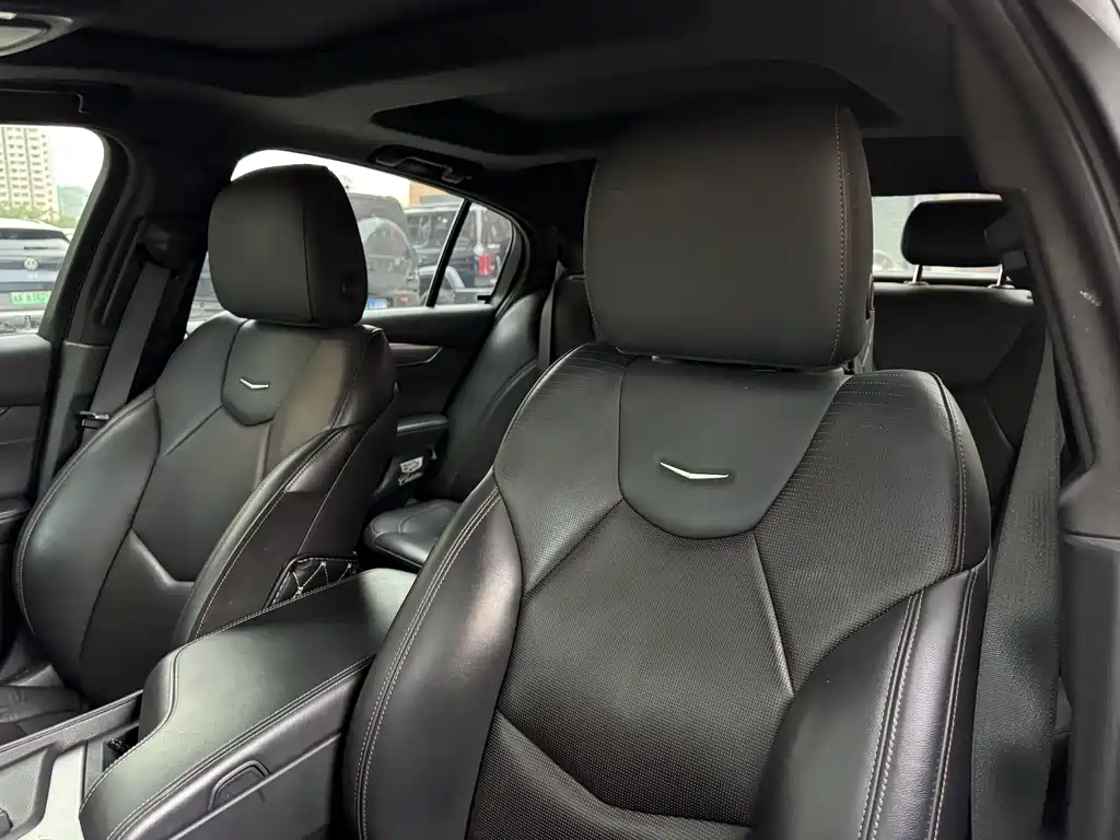 Cadillac CT5 — фото 16