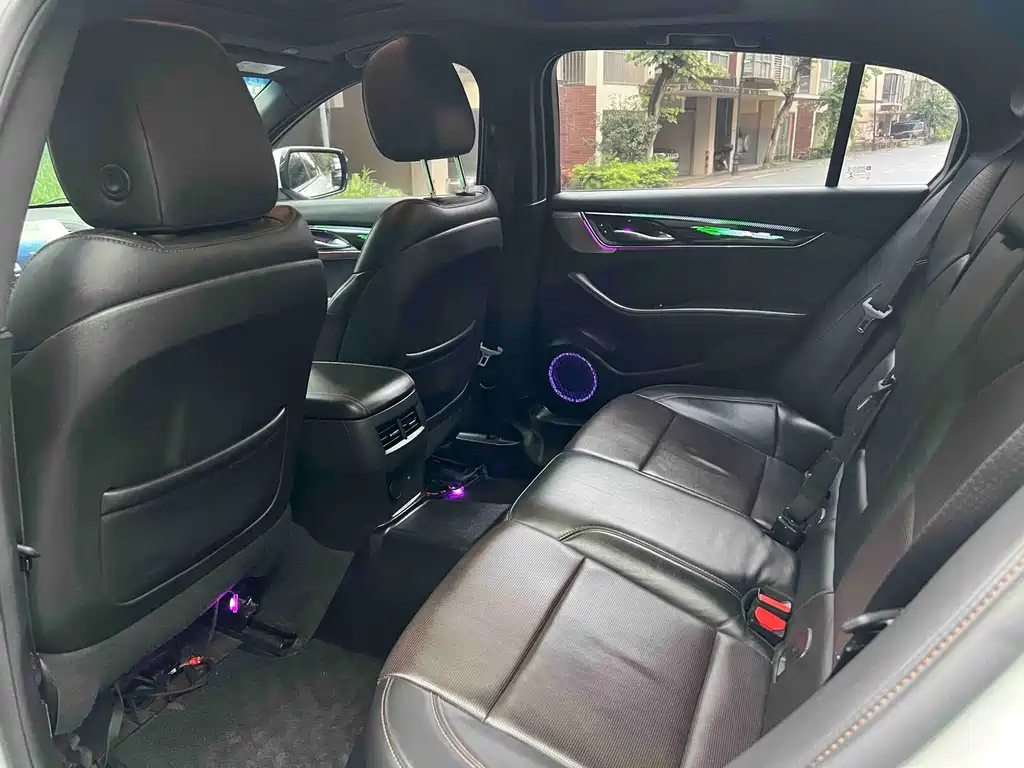 Cadillac CT5 — фото 7