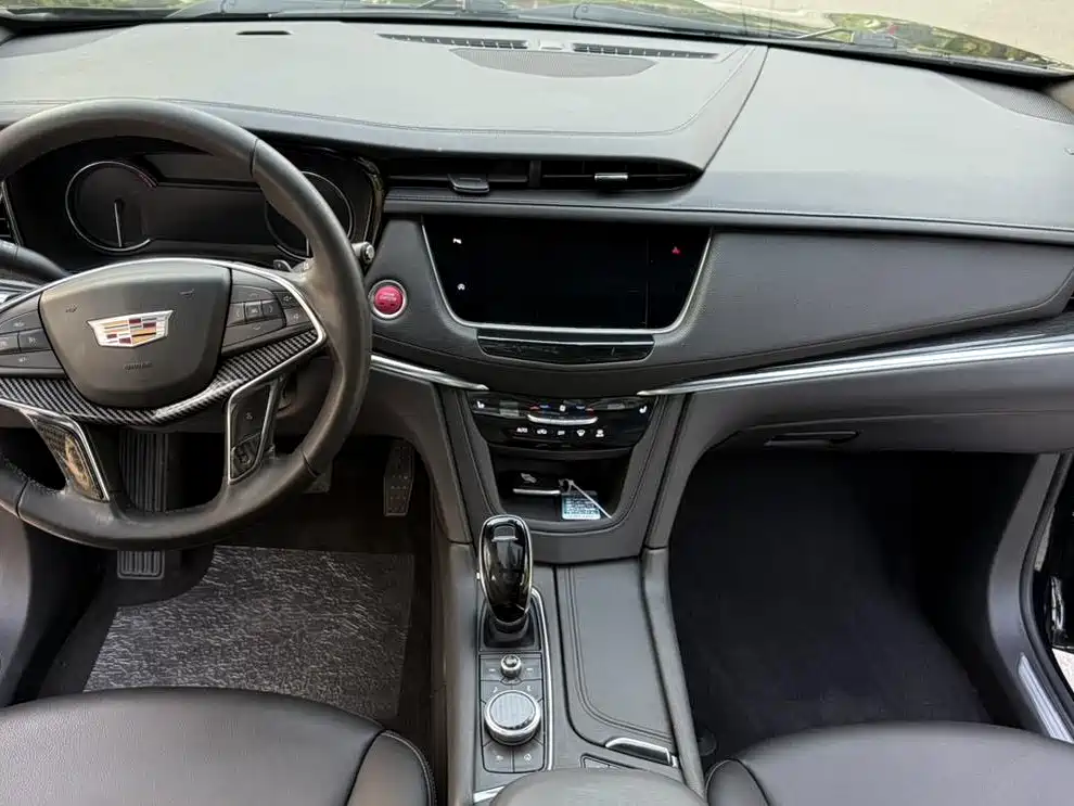 Cadillac XT5 — фото 6