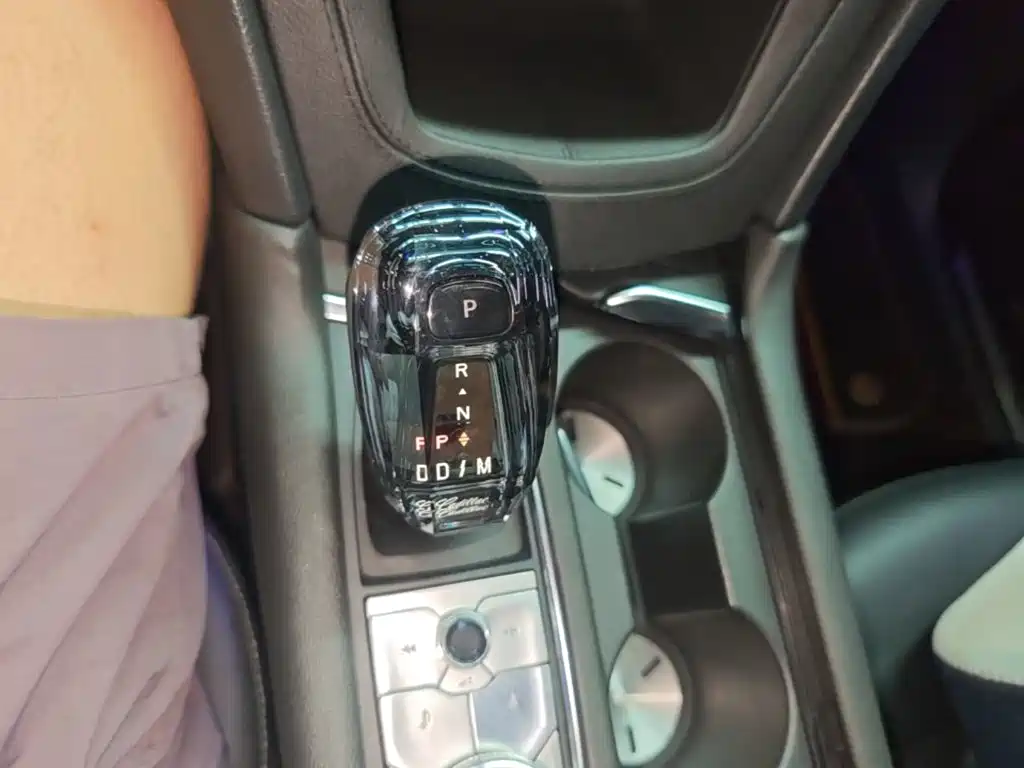 Cadillac XT5 — фото 14