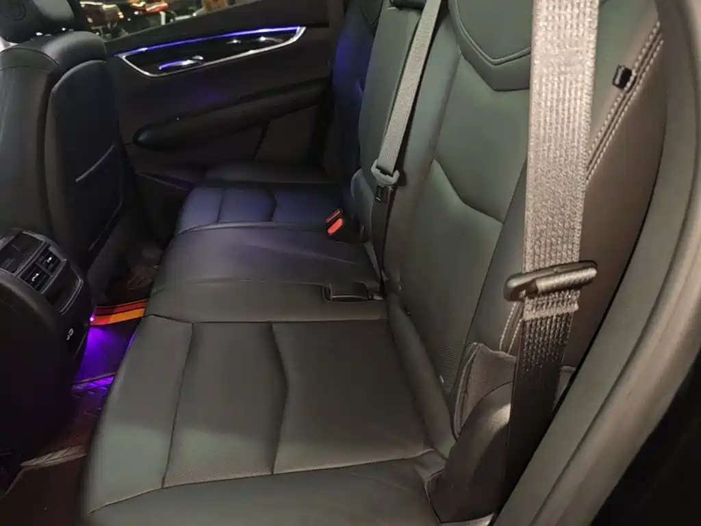 Cadillac XT5 — фото 17
