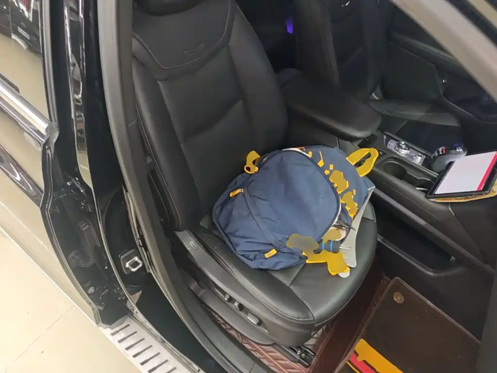 Cadillac XT5 — фото 25