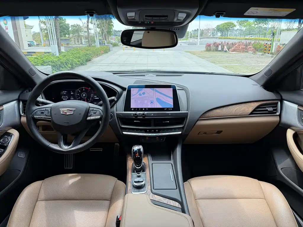 Cadillac CT5 — фото 7