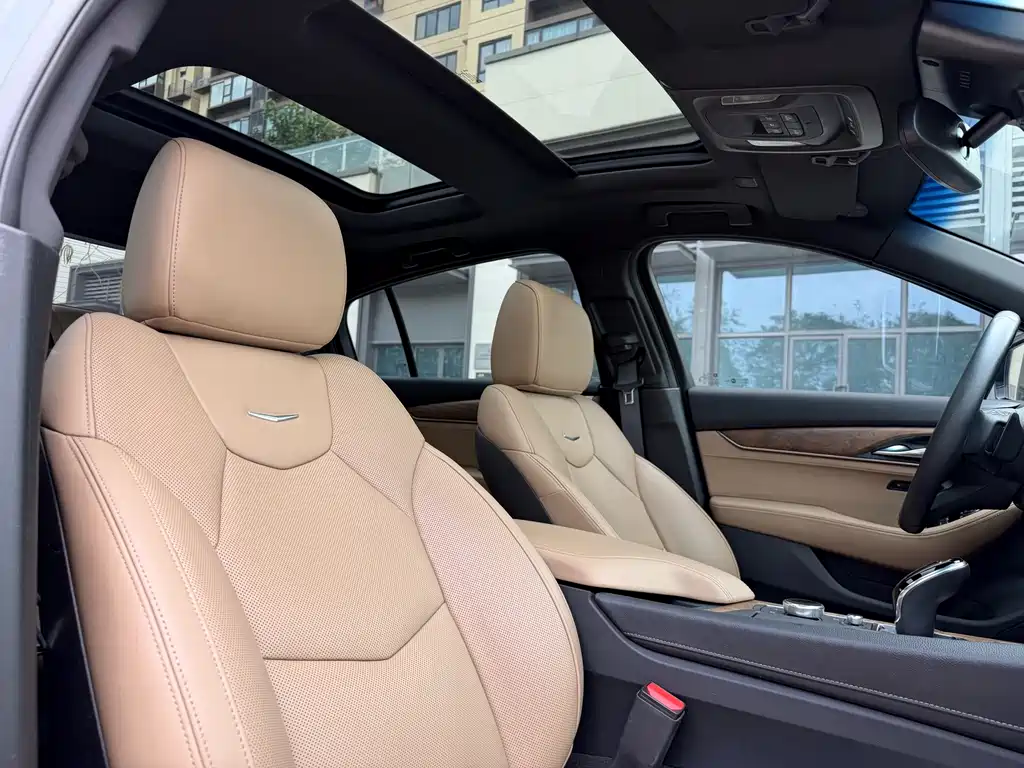 Cadillac CT5 — фото 9