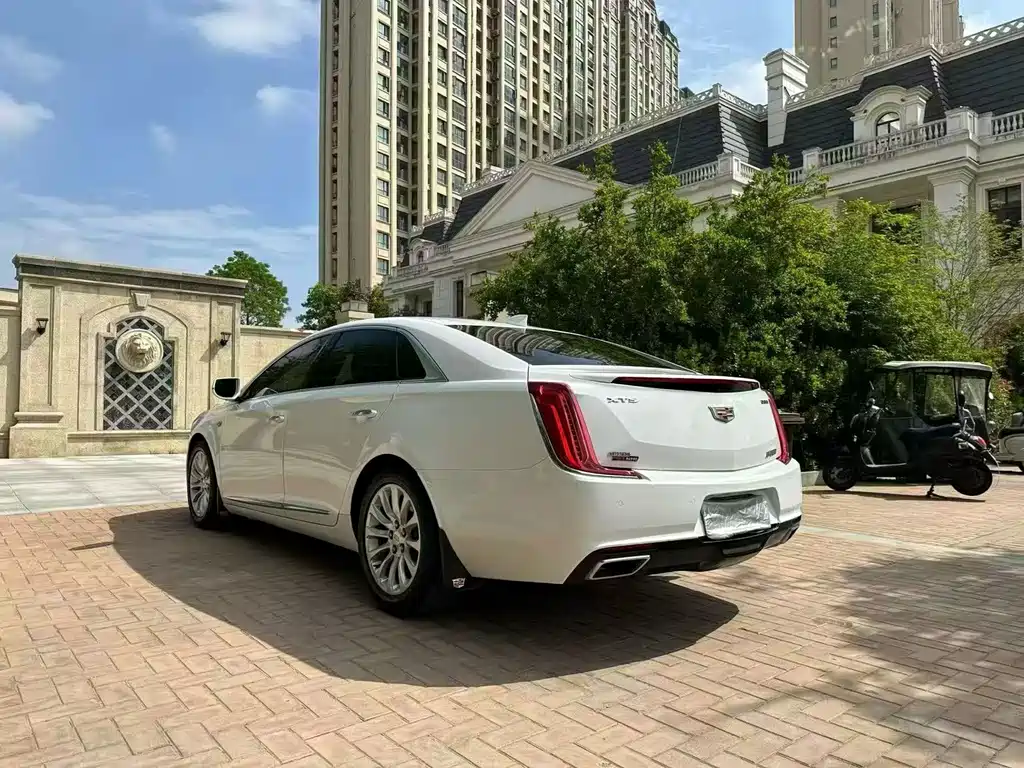 Cadillac XTS — фото 4