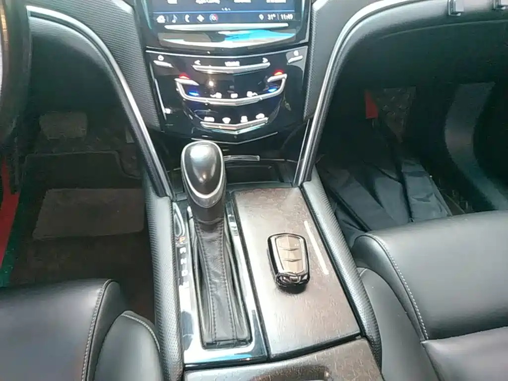 Cadillac XTS — фото 14