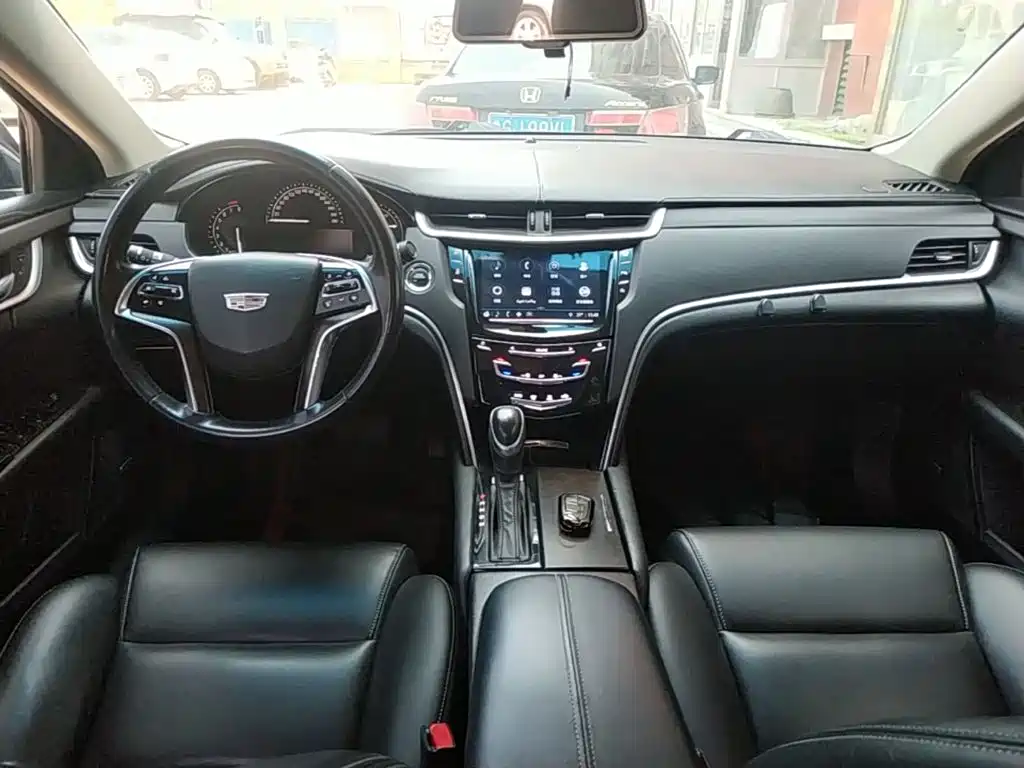 Cadillac XTS — фото 10
