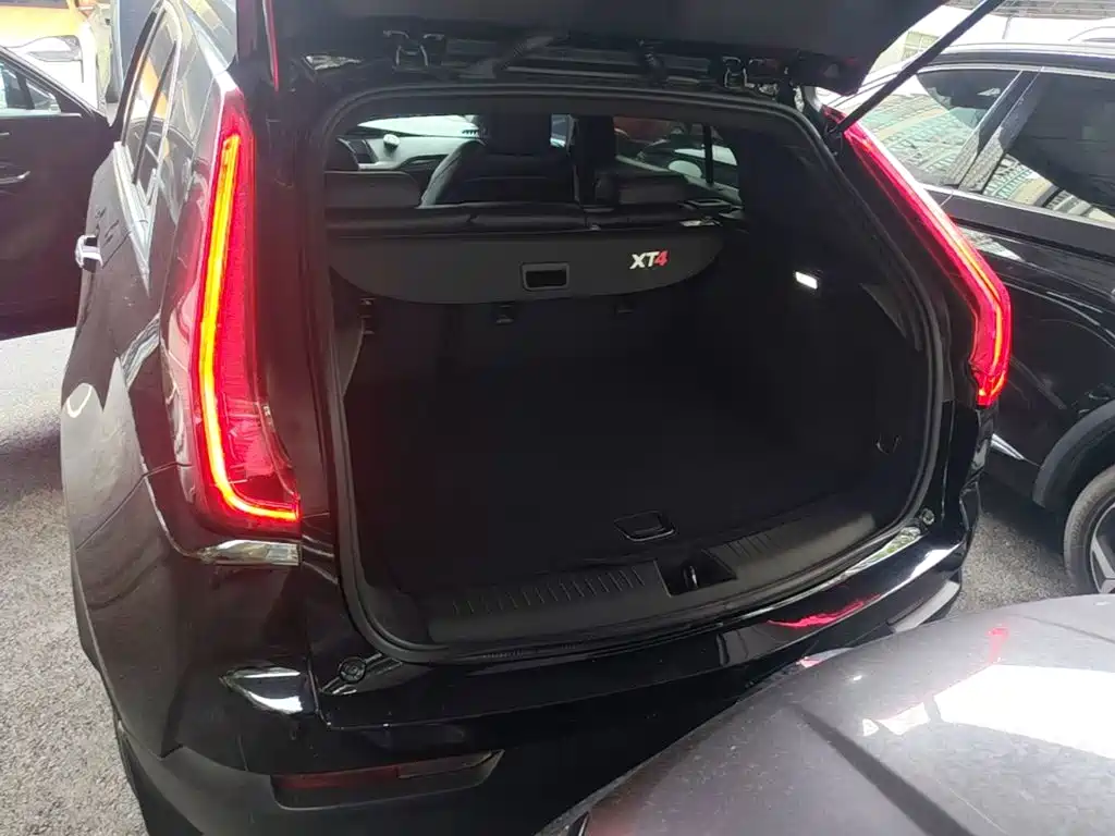 Cadillac XT4 — фото 19